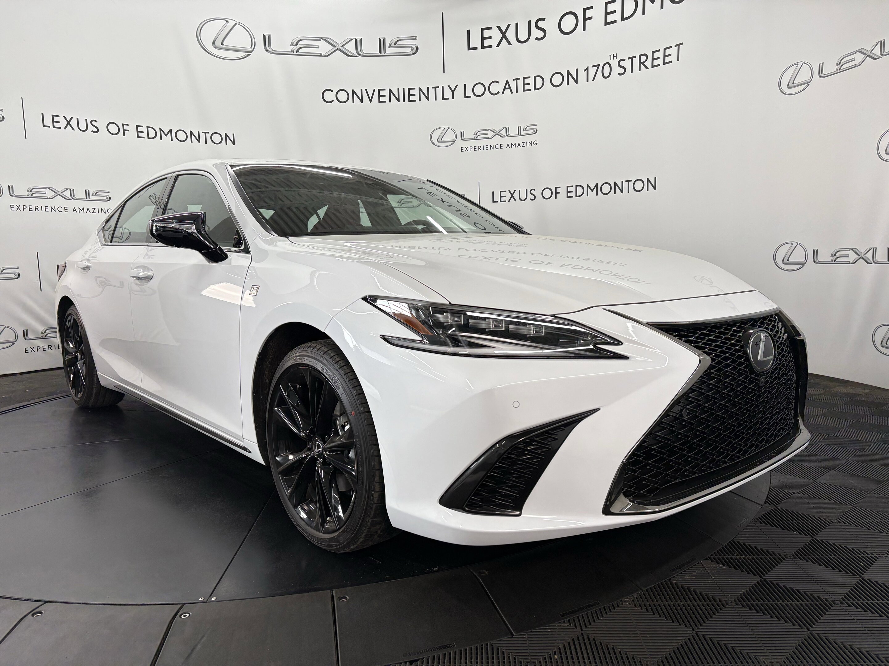 Lexus ES 2025
