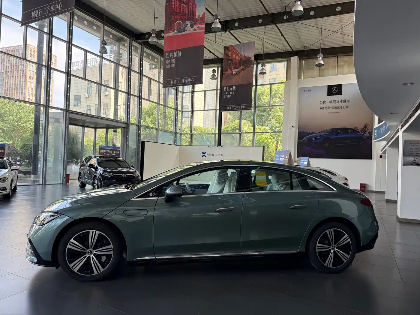 Mercedes-Benz EQE 2025