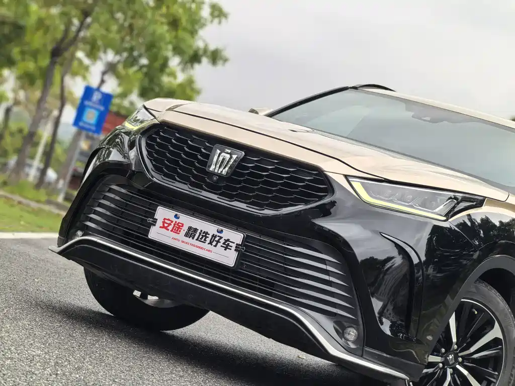 Toyota Crown Kluger 2023