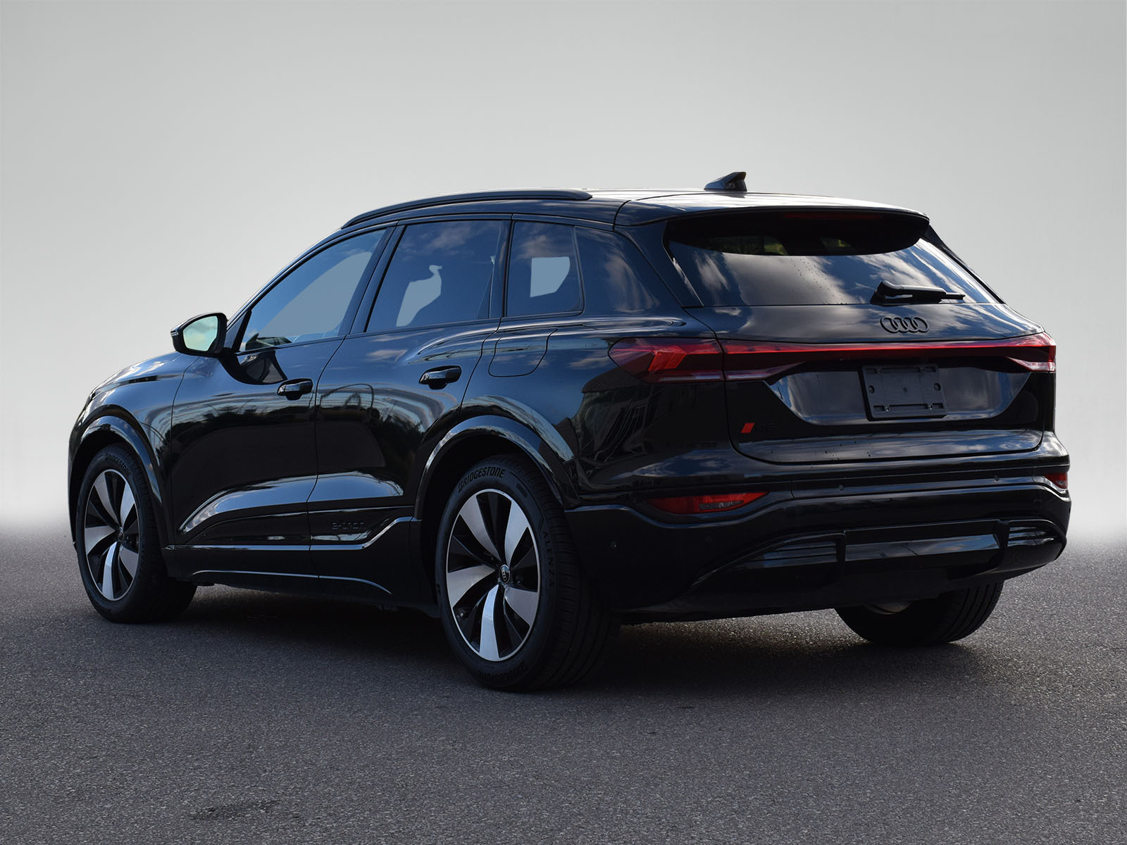 Audi Q6 e-tron 2025