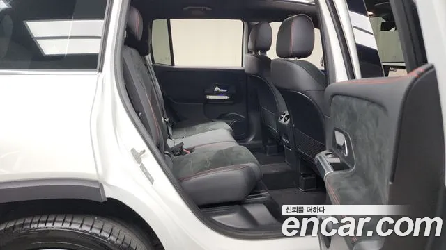 Mercedes-Benz GLB 2024