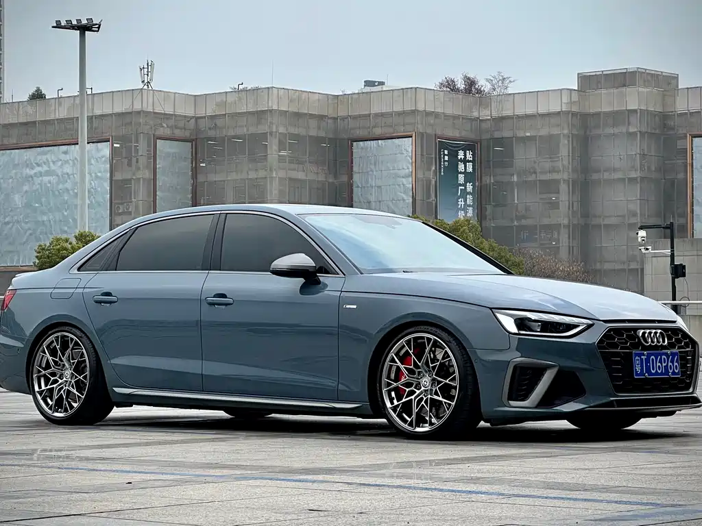 Audi A4 2023