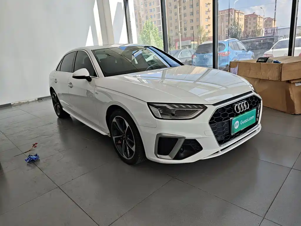 Audi A4 2023