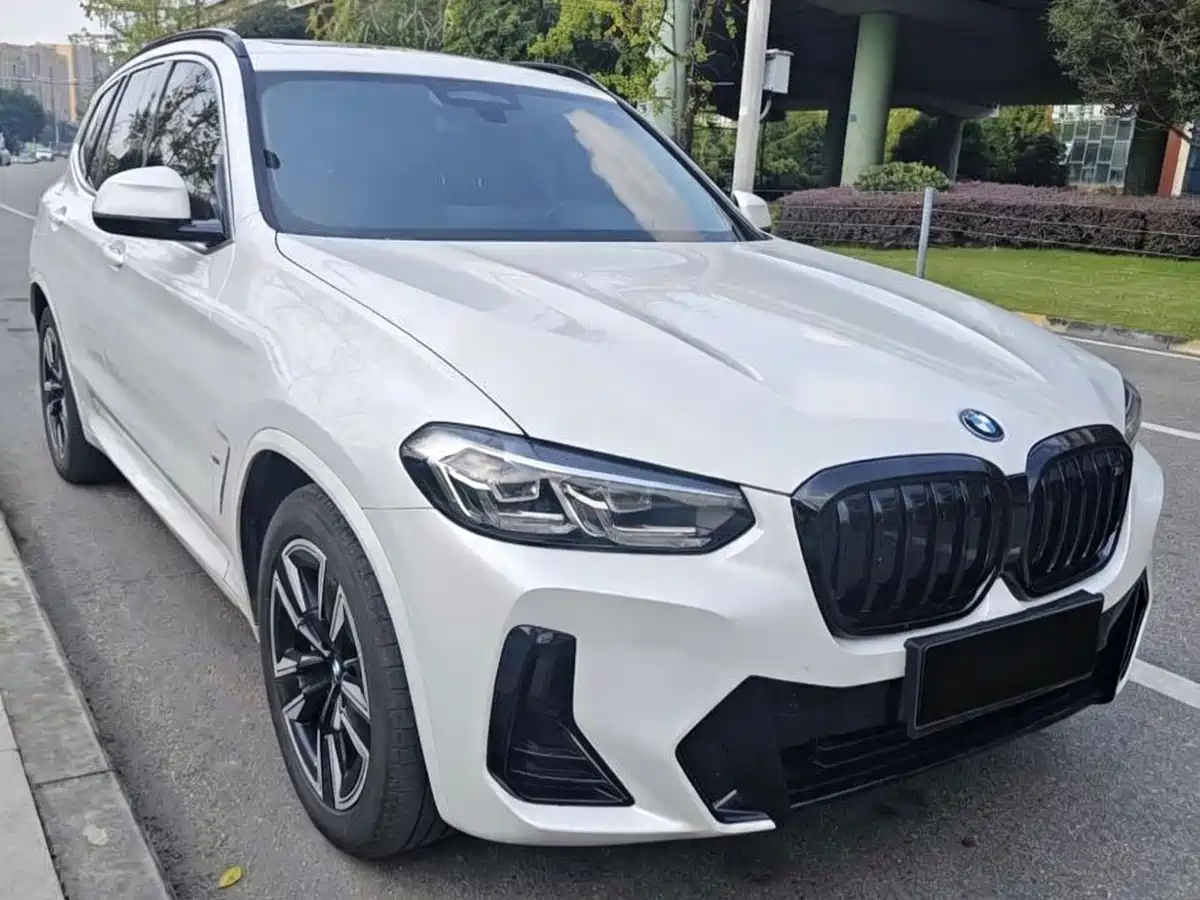 BMW iX3 2024