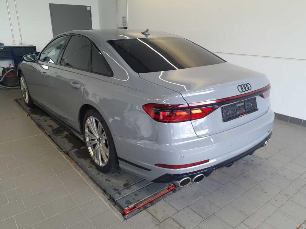 Audi S8 2023