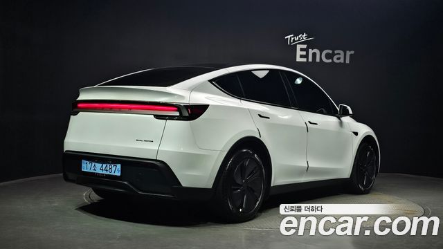Tesla Model Y 2026