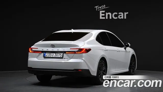 Toyota Camry 2025