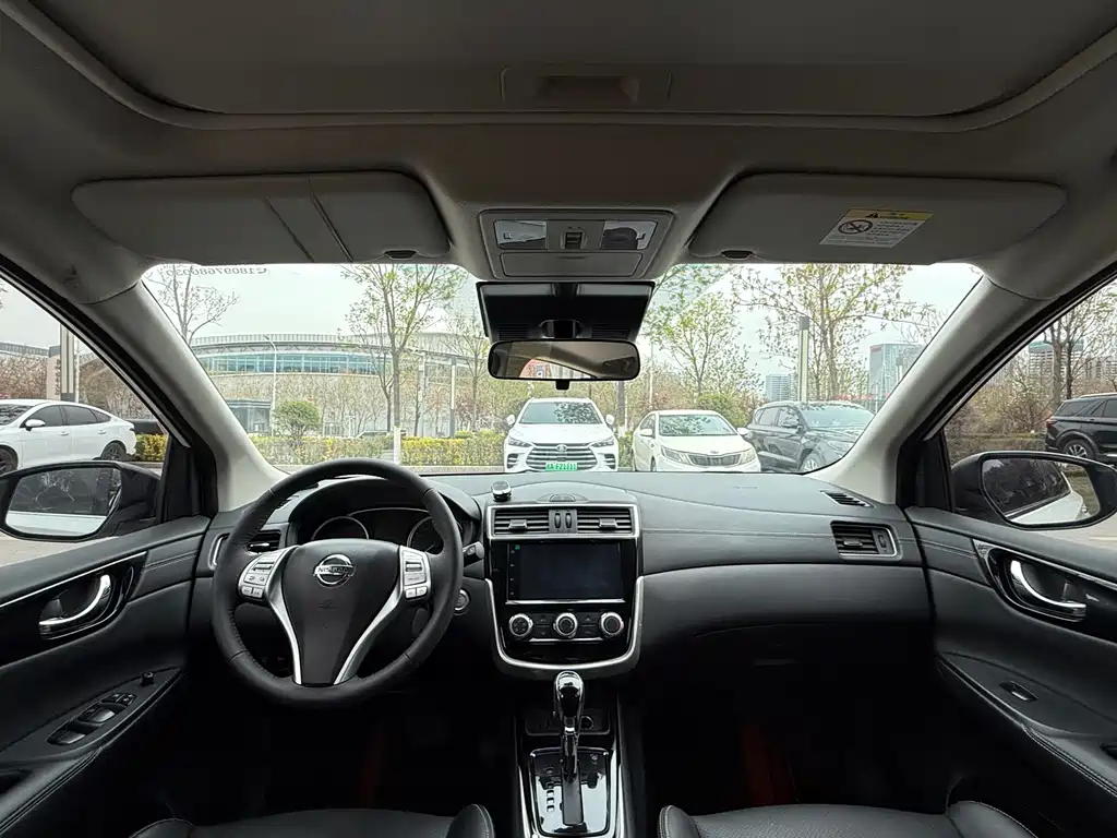 Nissan Tiida 2023