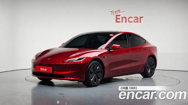 Tesla Model 3 2024