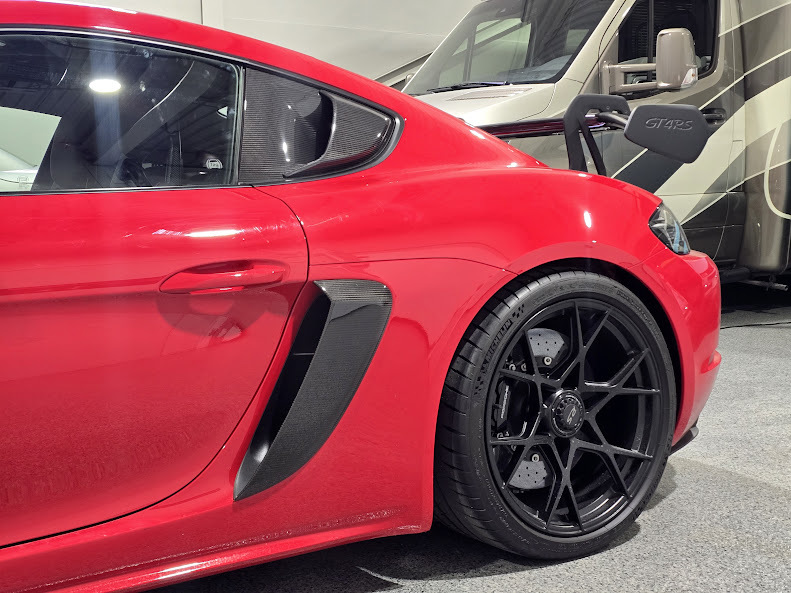 Porsche Cayman 2024