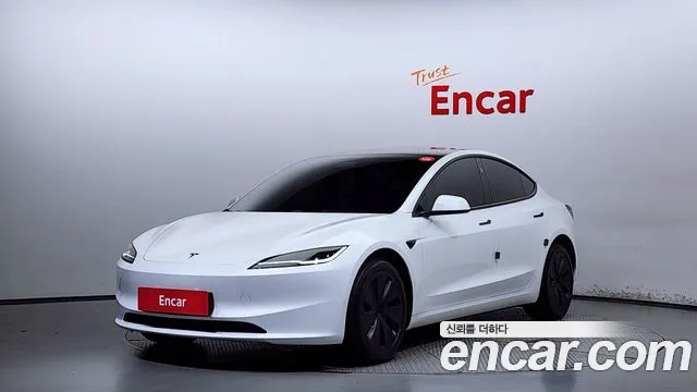 Tesla Model 3 2024