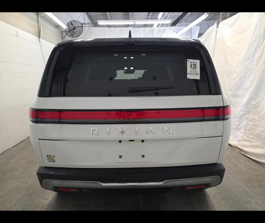 Rivian R1S 2022