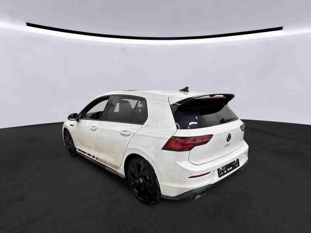 Volkswagen Golf 2024