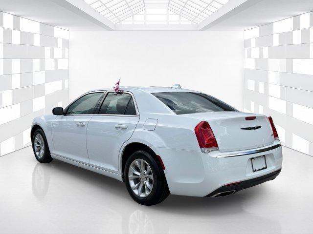 Chrysler 300 2023