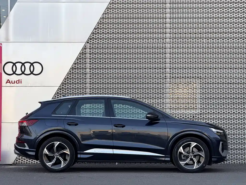 Audi Q4 e-tron 2025