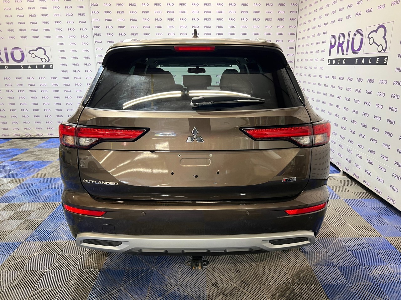 Mitsubishi Outlander 2023