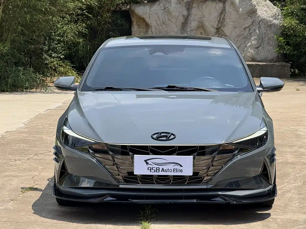 Hyundai Elantra 2022