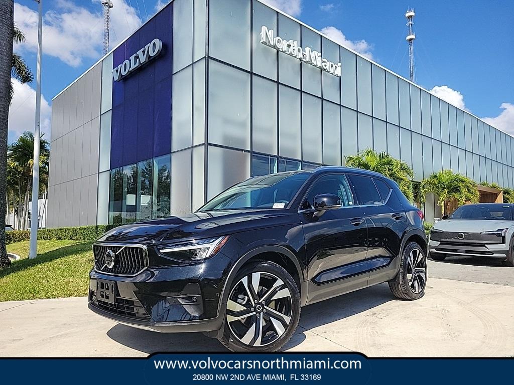 Volvo XC40 2025