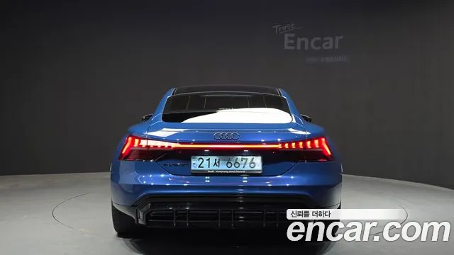 Audi e-tron GT 2021