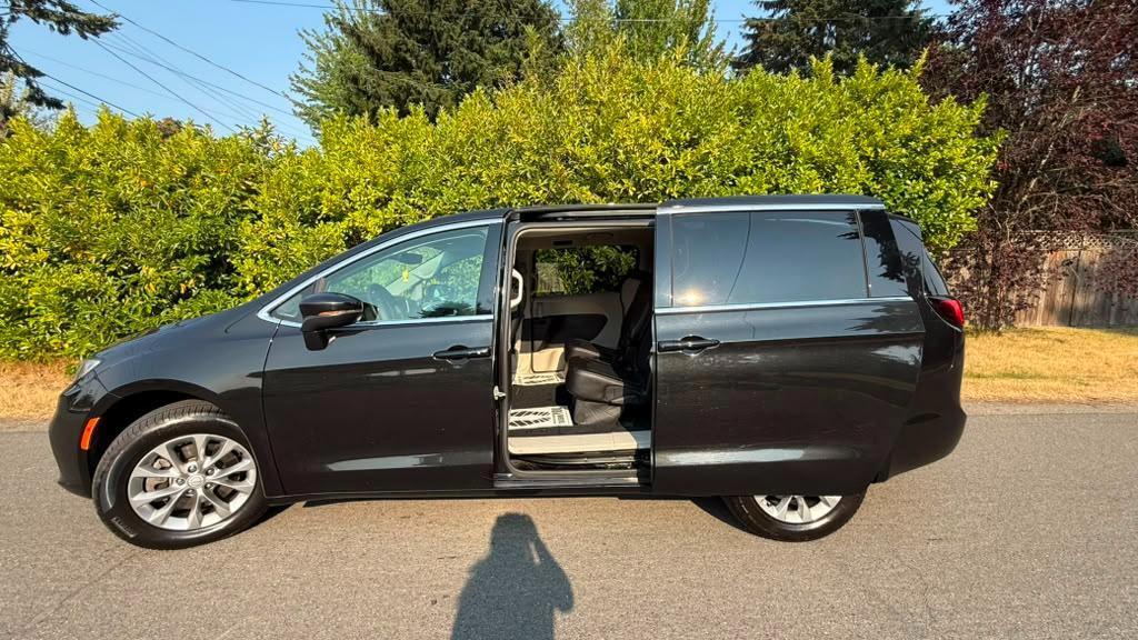 Chrysler Pacifica 2023