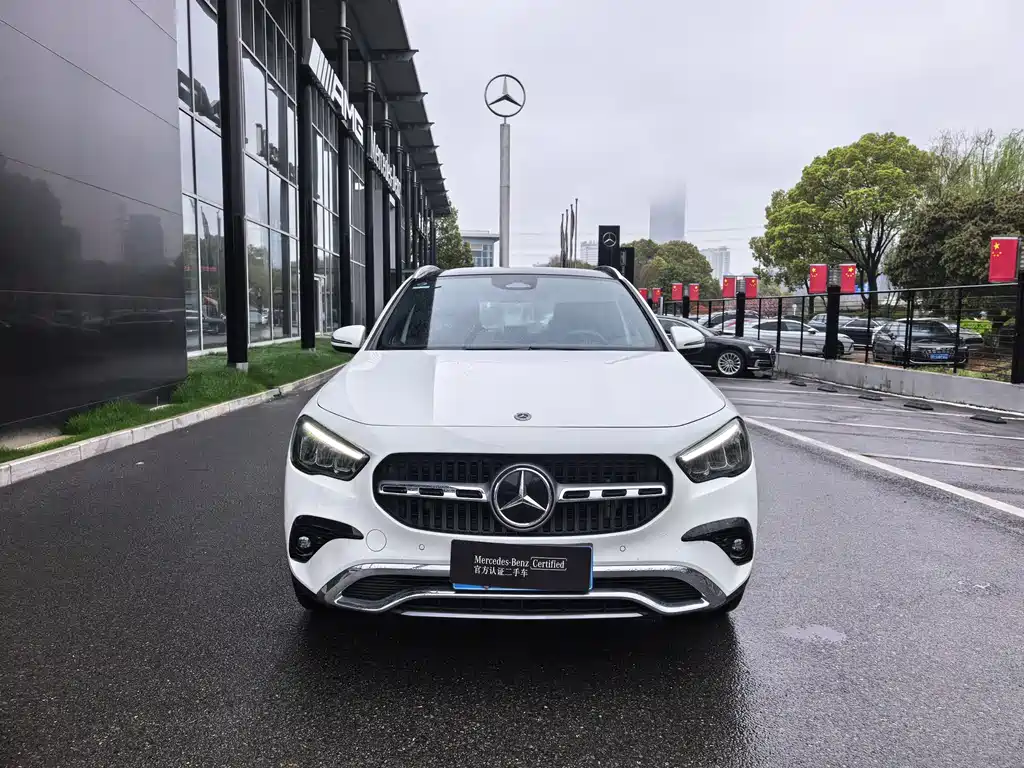 Mercedes-Benz GLA 2024