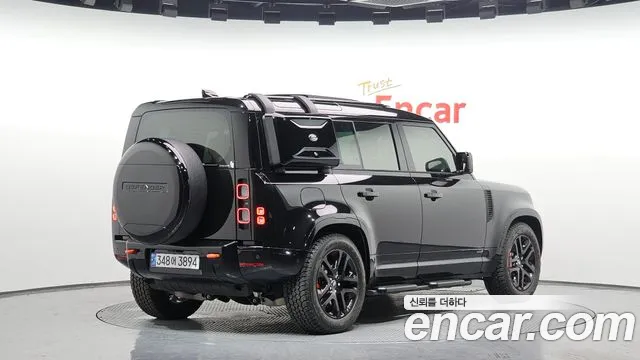 Land Rover Defender 2024