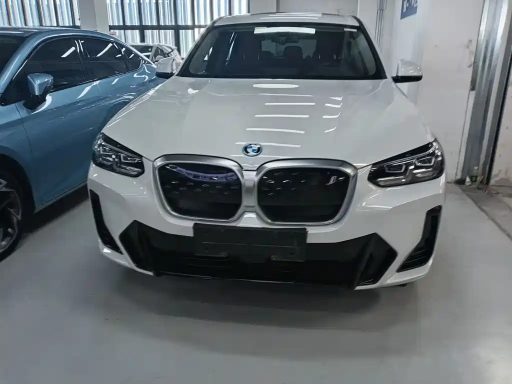 BMW iX3 2022