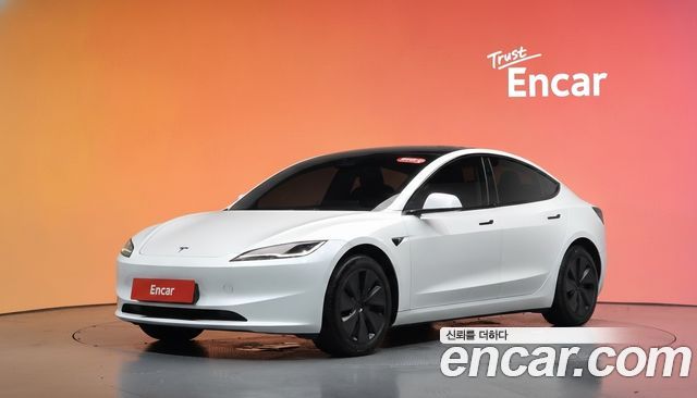 Tesla Model 3 2024