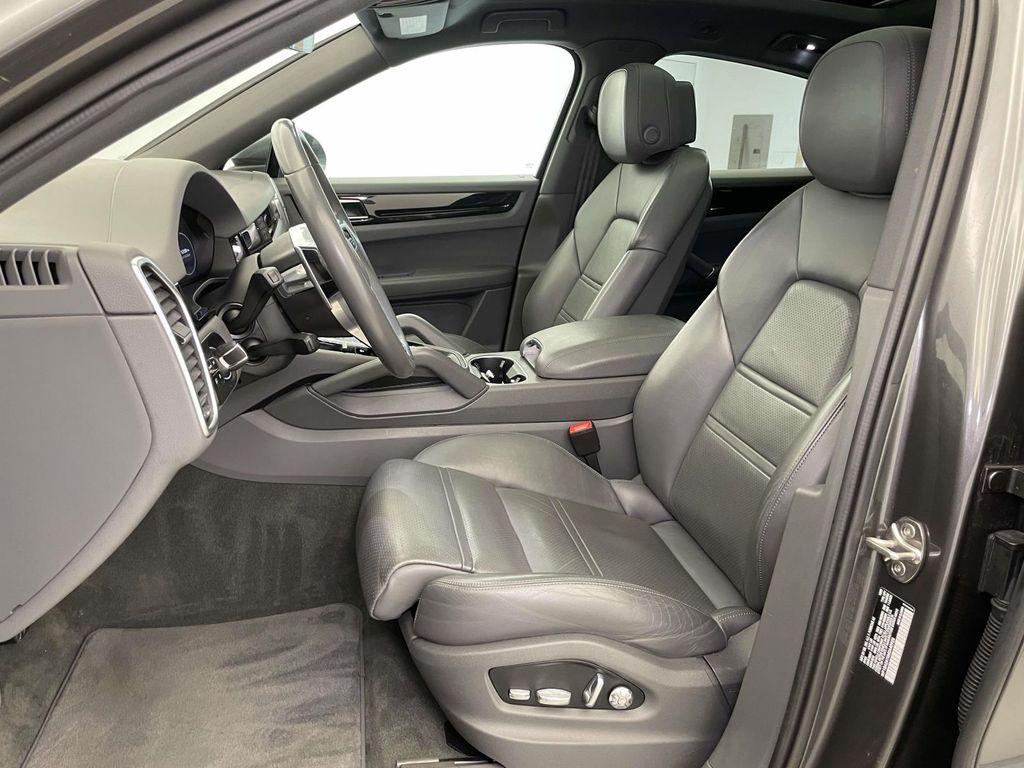 Porsche Cayenne 2021