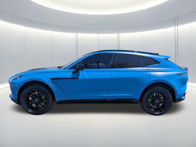 Aston Martin DBX 2021