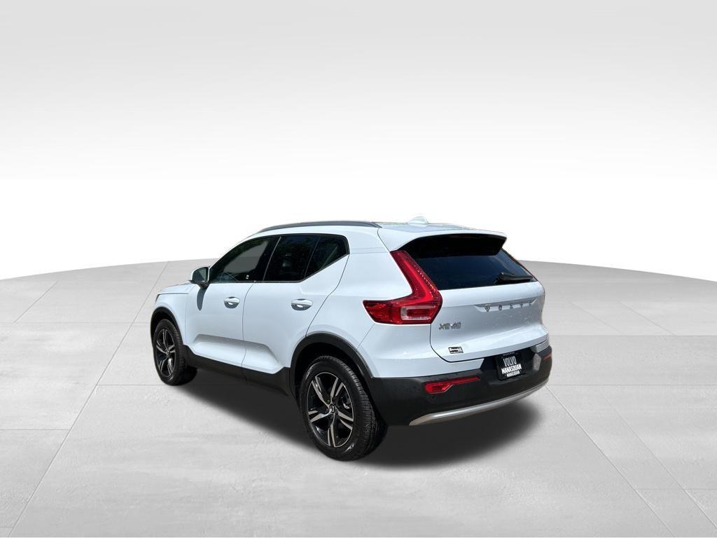 Volvo XC40 2025