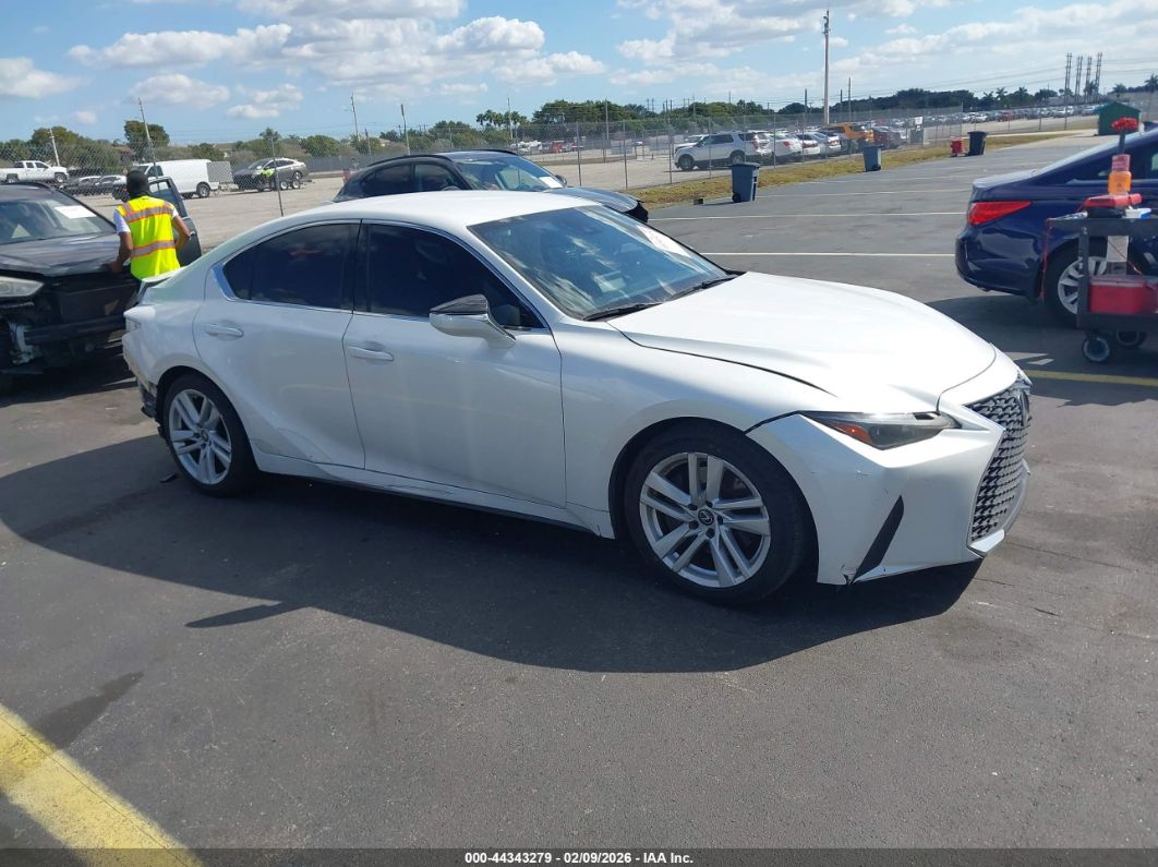 Lexus IS 300 2021