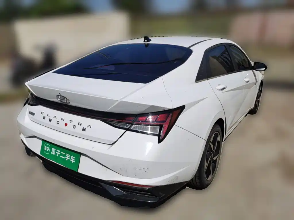 Hyundai Elantra 2022