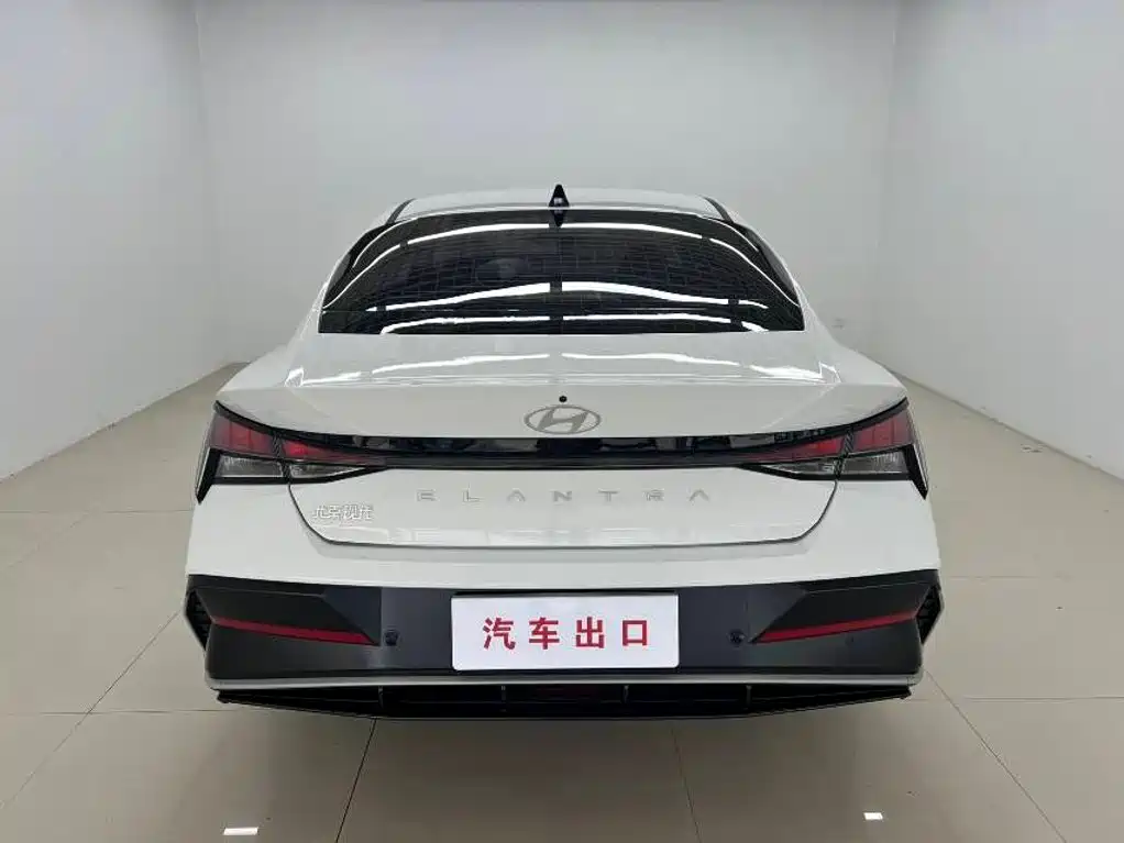 Hyundai Elantra 2023