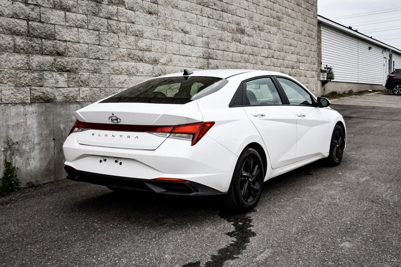 Hyundai Elantra 2022
