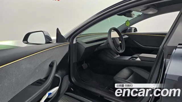 Tesla Model 3 2025