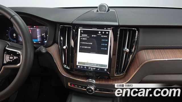 Volvo XC60 2023