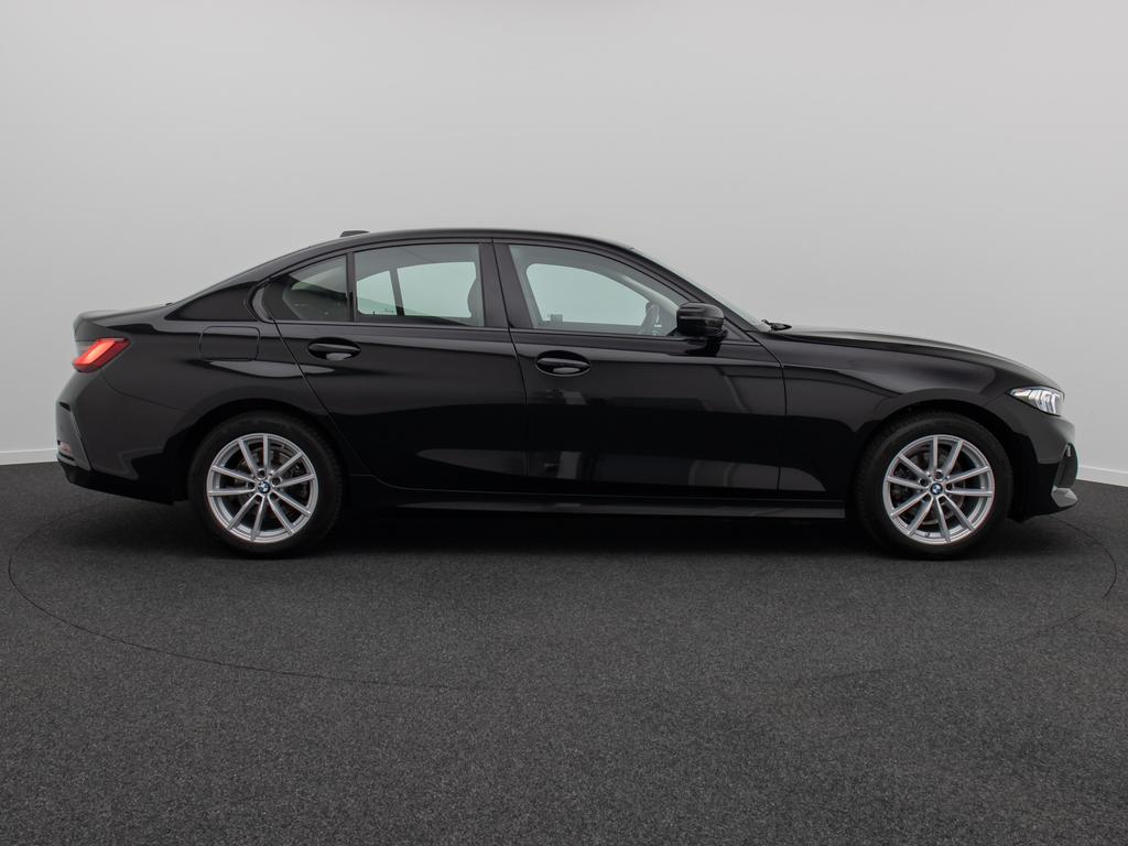 BMW 318 2024