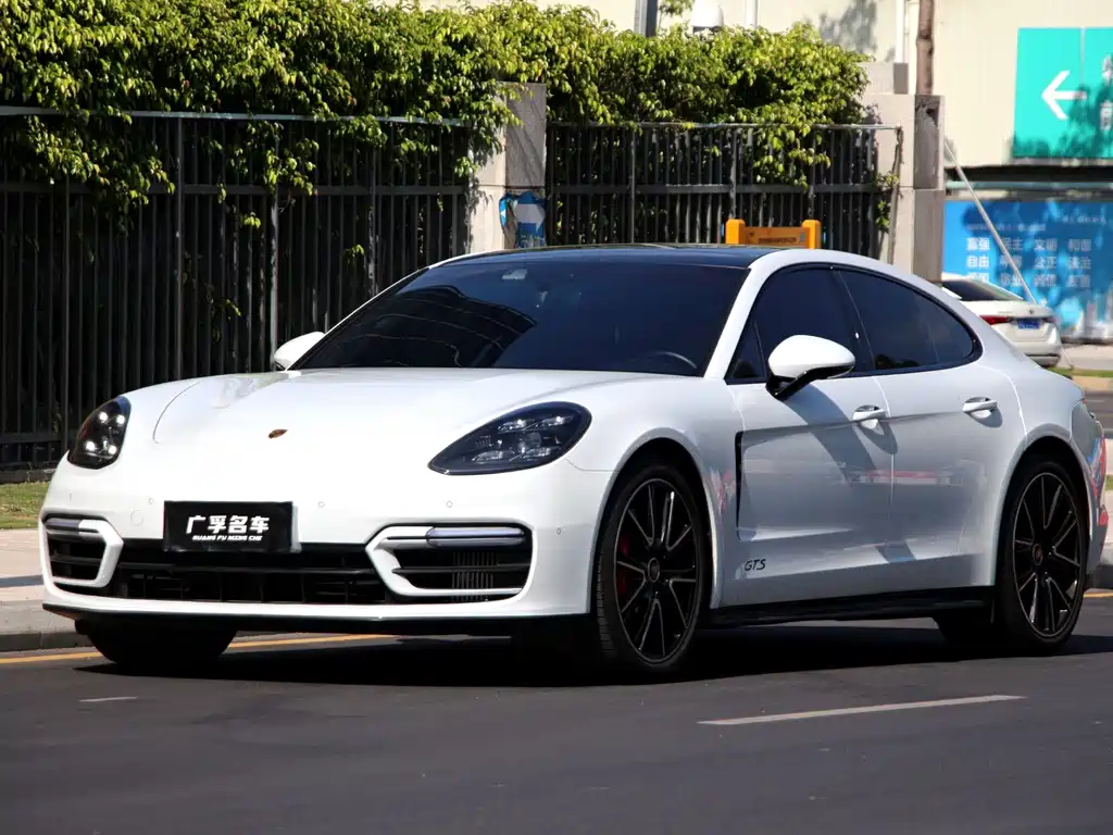 Porsche Panamera 2023