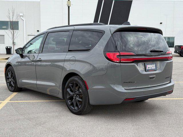 Chrysler Pacifica 2025
