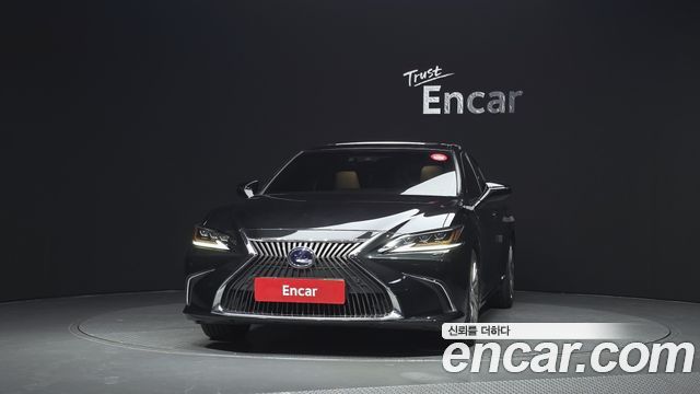 Lexus ES 2021