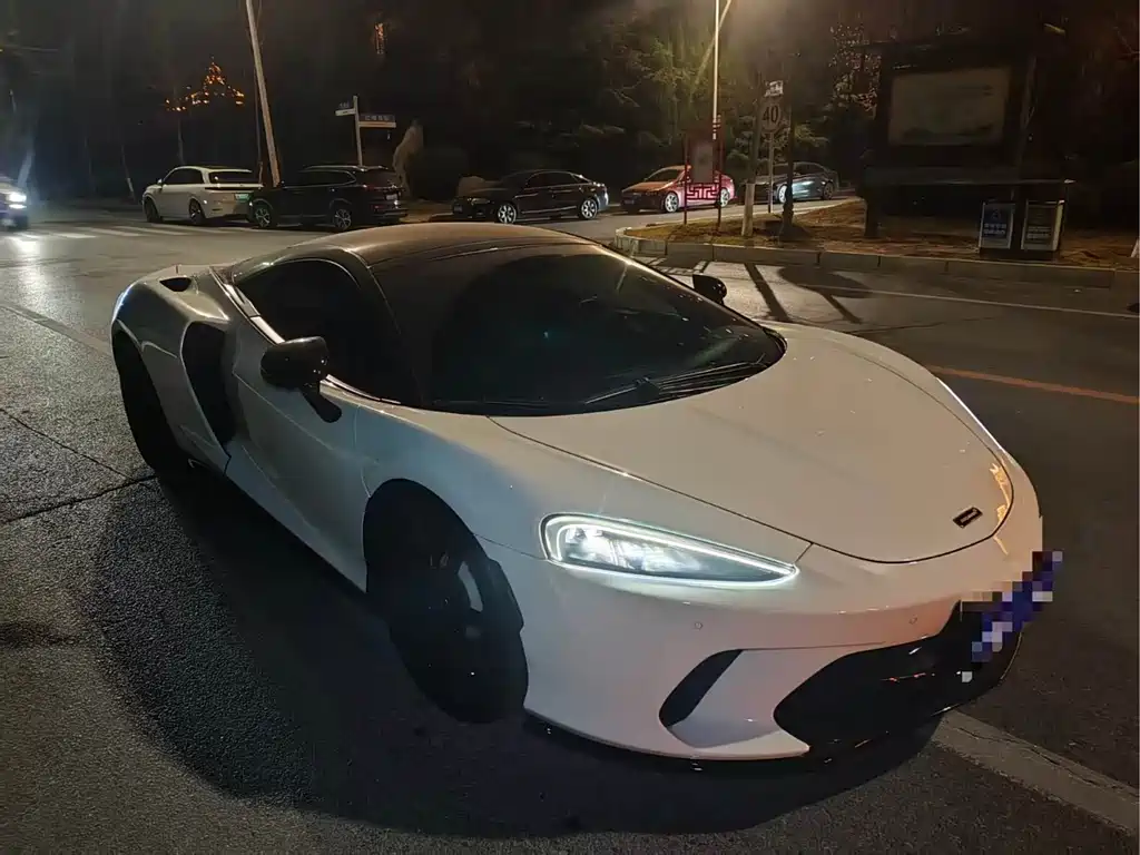 McLaren GT 2021