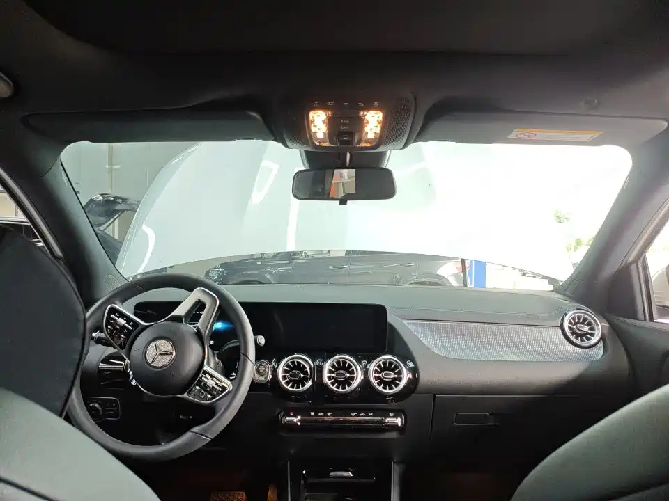 Mercedes-Benz GLA 2023