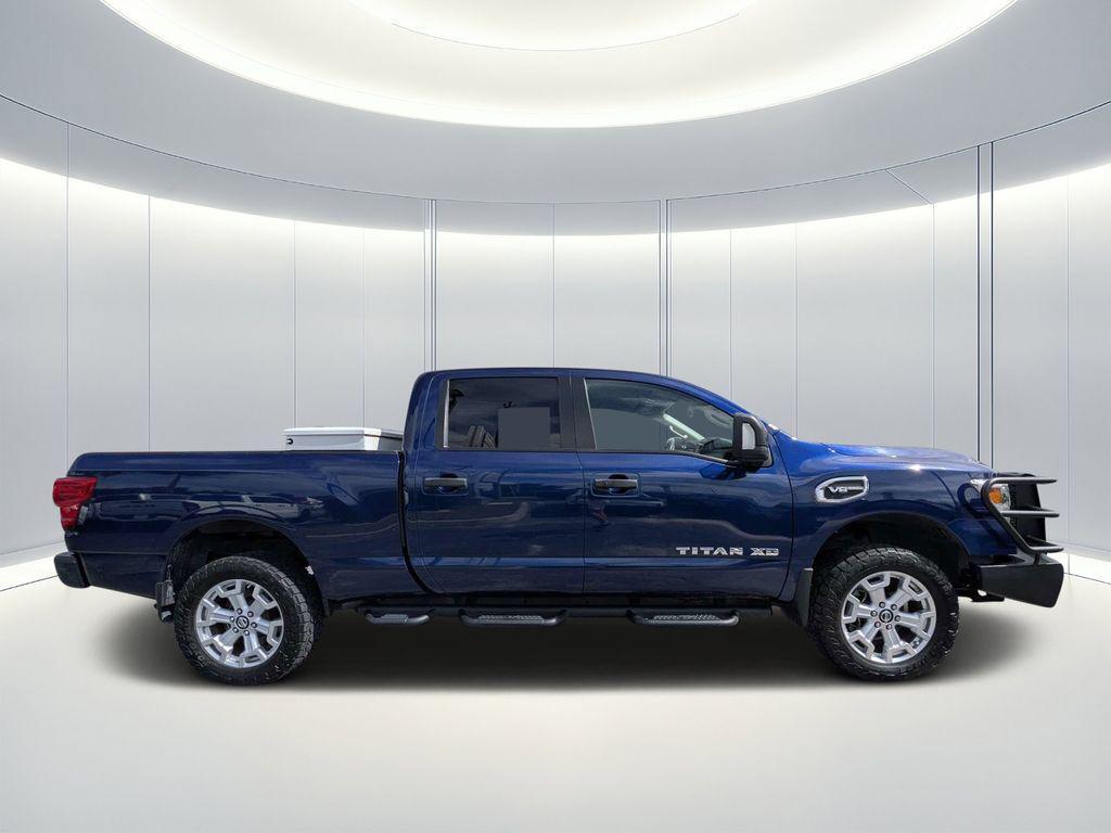 Nissan Titan 2022