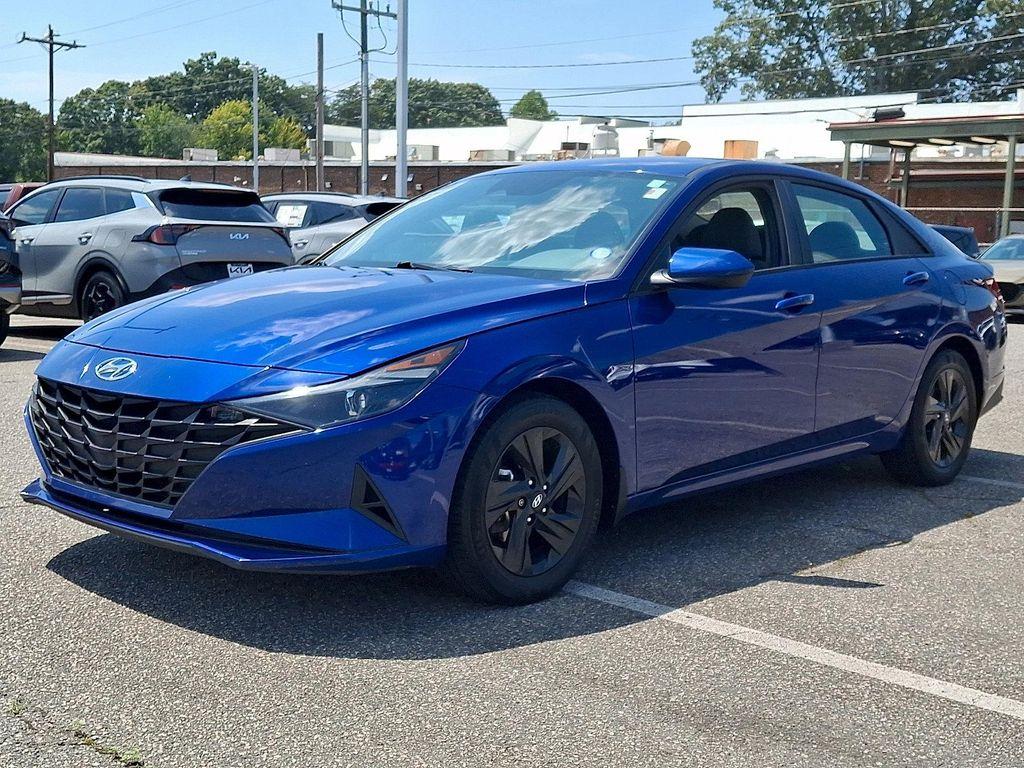 Hyundai Elantra 2022