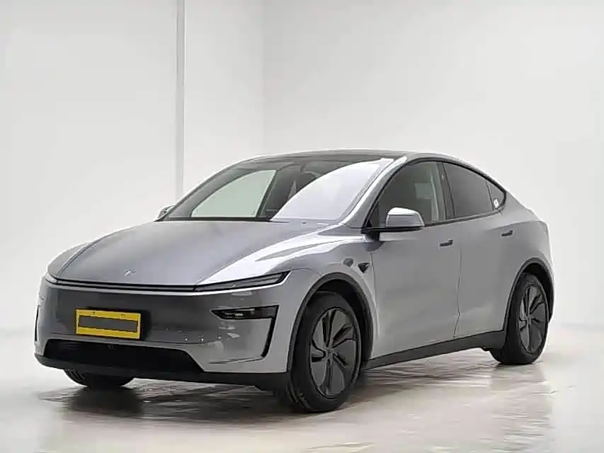 Tesla Model Y 2025