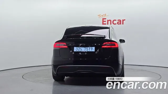 Tesla Model X 2024