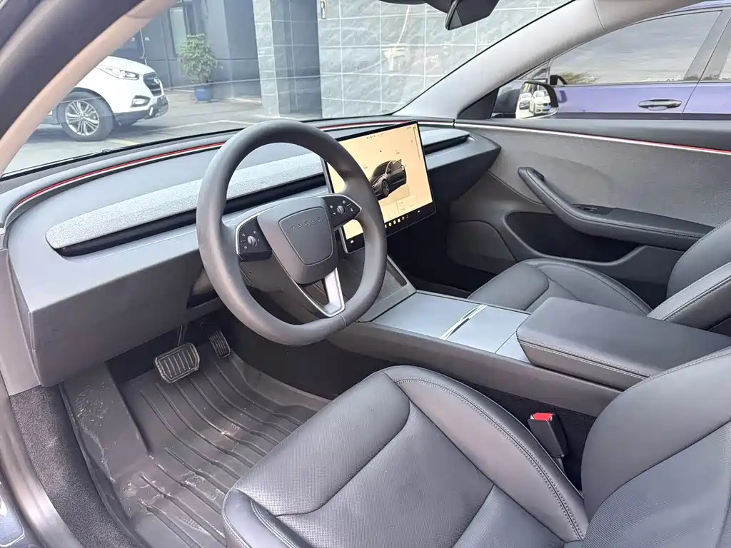 Tesla Model 3 2025