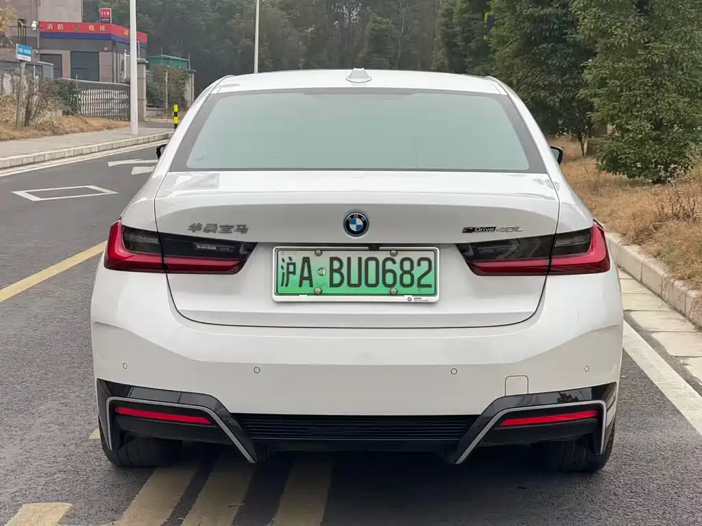 BMW i3 2023