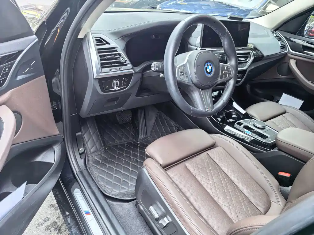 BMW iX3 2023